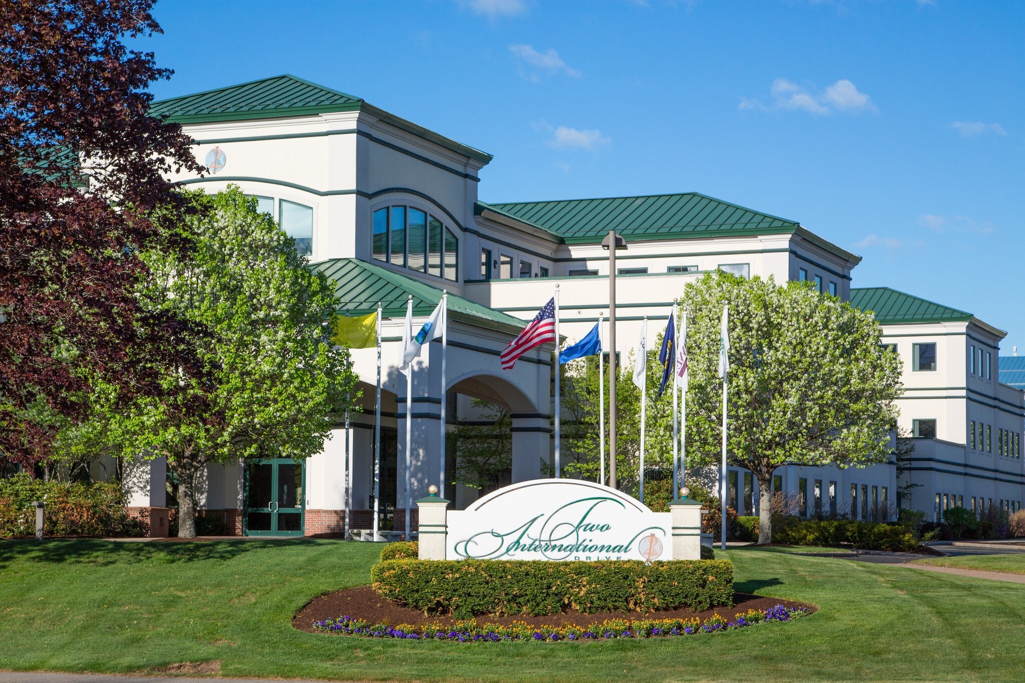 2 International Dr, Portsmouth, NH à louer Photo du bâtiment- Image 1 de 4