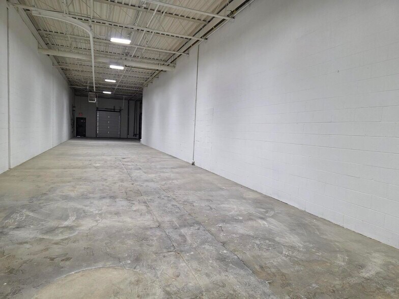 67 Westmore Dr, Toronto, ON à vendre - Photo intérieure - Image 3 de 12