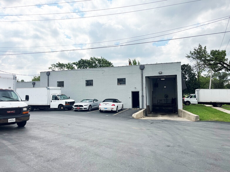 701 N Michigan Ave, Villa Park, IL for lease - Building Photo - Image 1 of 7