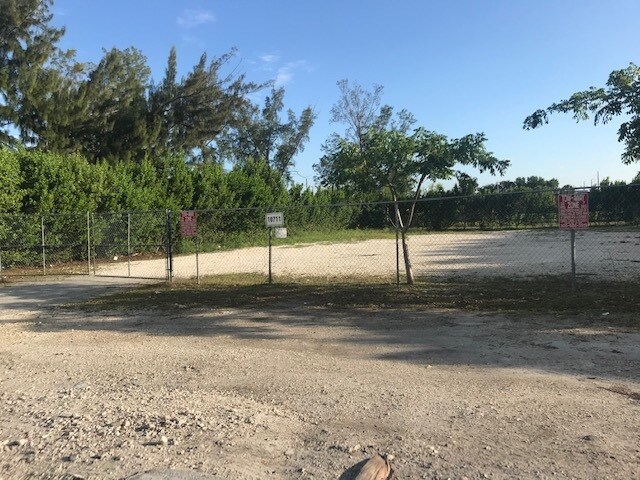 10711 NW 18th St, Miami, FL à vendre Photo principale- Image 1 de 1