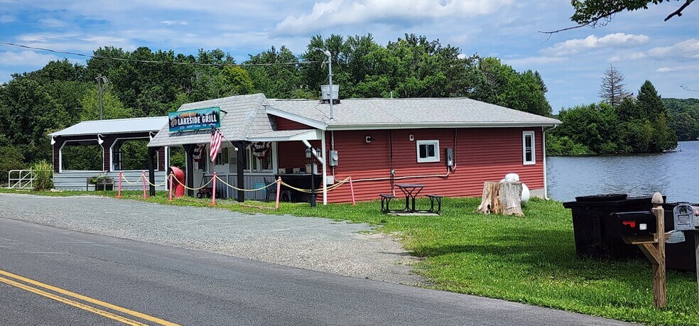 266 County Route 7, Nassau, NY à vendre - Photo du bâtiment - Image 1 de 9