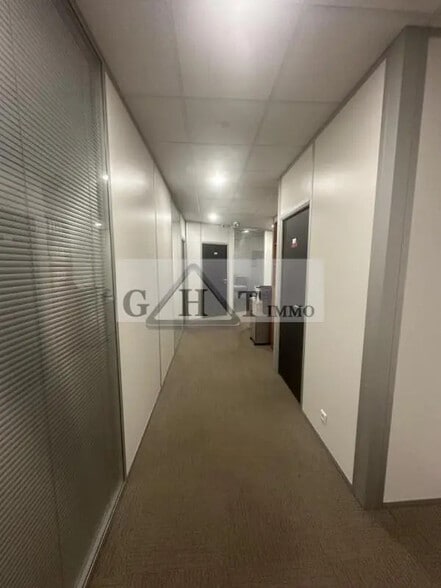 Office in Rosny-sous-Bois for sale - Building Photo - Image 2 of 9