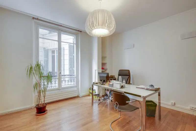 Office in Paris for lease - Interior Photo - Image 2 of 7