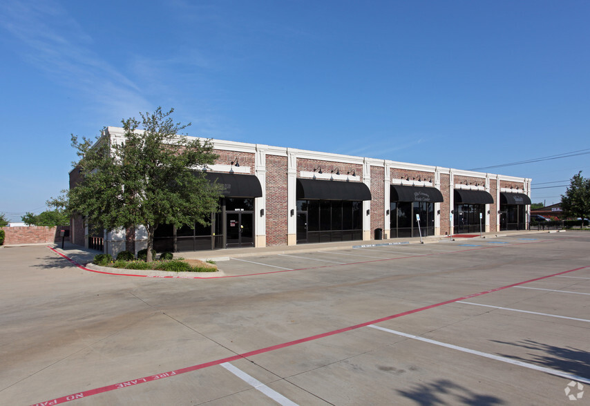 100 E Plaza Rd, Red Oak, TX for lease - Primary Photo - Image 1 of 6