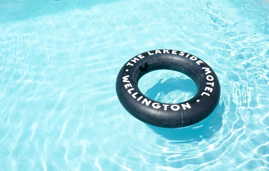 349 Wellington Main St, Prince Edward, ON à vendre - Photo intérieure - Image 3 de 16