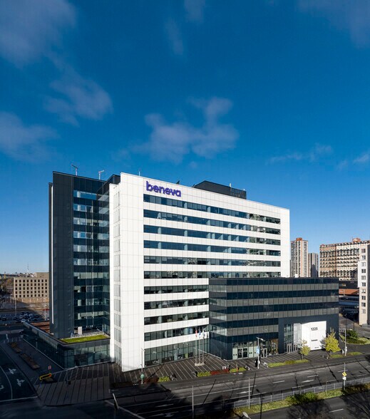 1225 Rue Saint-Charles O, Longueuil, QC à louer - Photo du bâtiment - Image 1 de 1