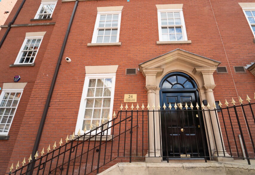 12-24 Oxford Ct, Manchester à louer - Photo du bâtiment - Image 1 de 20