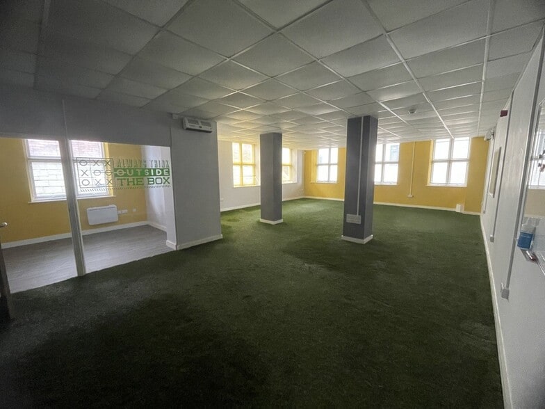 63-65 East Para, Bradford for sale - Interior Photo - Image 2 of 6