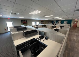 1150 McConnell Rd, Woodstock, IL à vendre Photo du bâtiment- Image 1 de 25