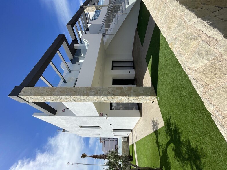 Terrain dans Torrevieja, Alicante à vendre - Photo du bâtiment - Image 1 de 50