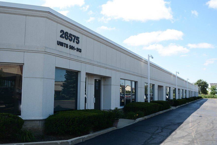 26575 W Commerce Dr, Volo, IL à louer - Photo du bâtiment - Image 2 de 9