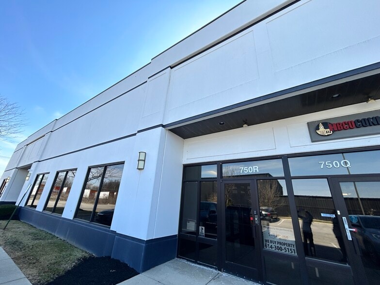 750 Cross Pointe Rd, Gahanna, OH for lease - Building Photo - Image 3 of 12