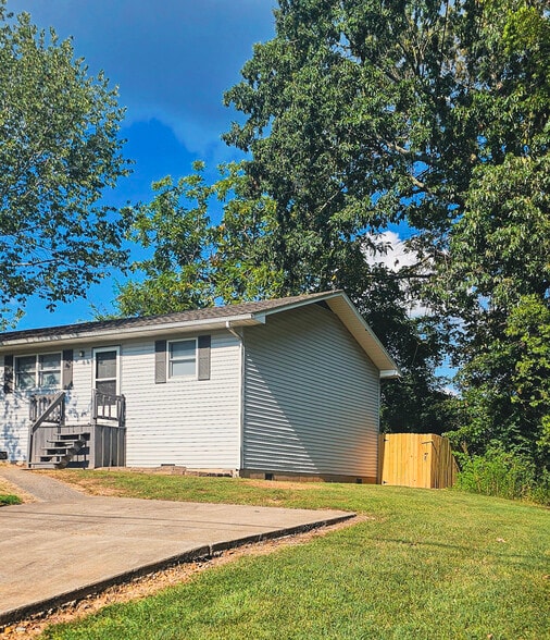 1801 Ridgewood Dr, Murray, KY for sale - Building Photo - Image 2 of 40