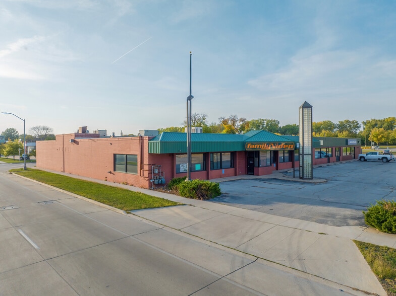 116 5th St SW, Mason City, IA à louer - Photo du bâtiment - Image 2 de 7