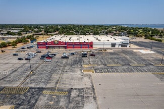 Plus de détails pour 5821-5833 NW Expressway, Oklahoma City, OK - Commerce de détail à louer