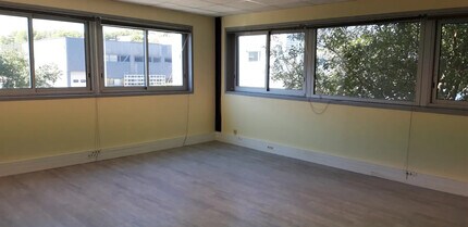 Bureau dans La Ciotat à louer Photo intérieure- Image 2 de 4