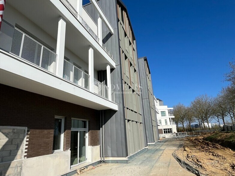 Retail in Serris for sale - Building Photo - Image 3 of 8