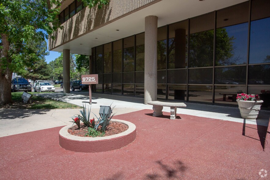 9725 E Hampden Ave, Denver, CO à louer - Photo du bâtiment - Image 3 de 21