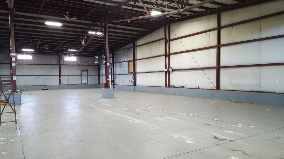 111 W River St, Cadillac, MI à louer - Photo du bâtiment - Image 3 de 16