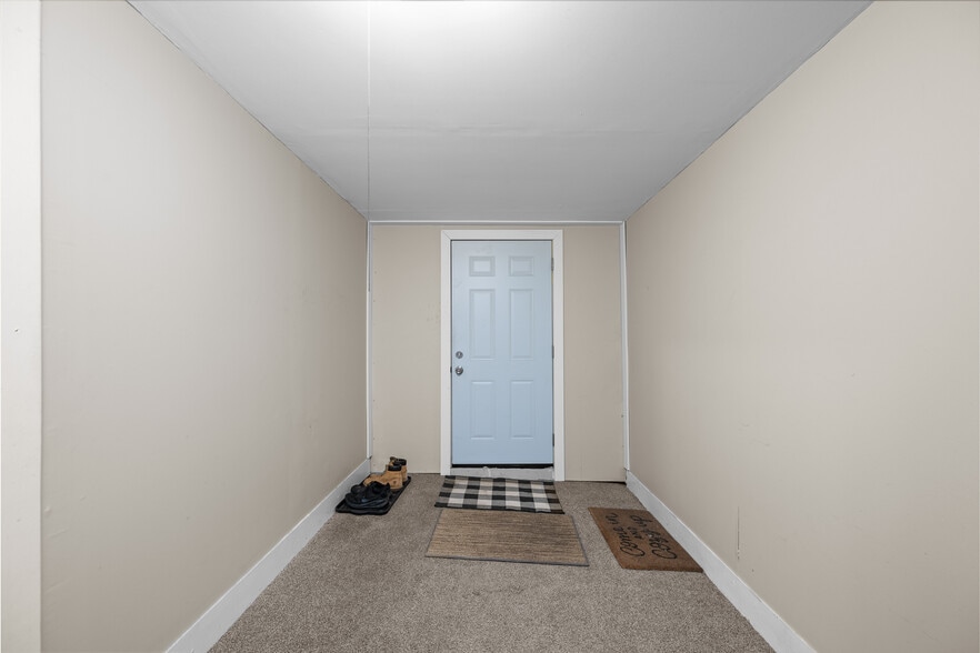 2734 Bridge Ave, Davenport, IA for sale - Building Photo - Image 2 of 24