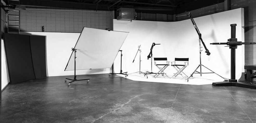 1801 10th Ave SW, Calgary, AB for lease - Building Photo - Image 3 of 7