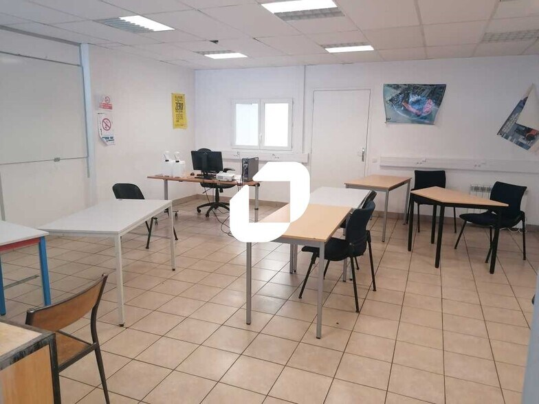 11 Rue Guy Moquet, Argenteuil for lease - Building Photo - Image 1 of 10