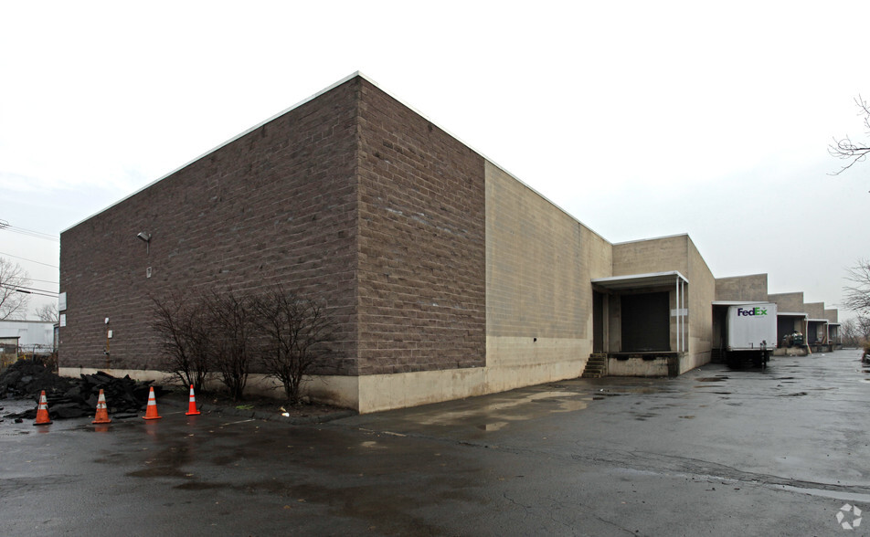 217 Washington Ave, Carlstadt, NJ for lease - Building Photo - Image 1 of 6