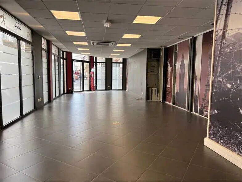 Bureau dans Clichy à louer - Photo du bâtiment - Image 3 de 5