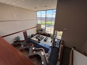 40800 Enterprise Dr, Sterling Heights, MI à louer Photo intérieure- Image 2 de 6