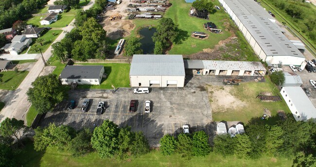 More details for 304 Meadow Ln, Kemah, TX - Industrial for Lease
