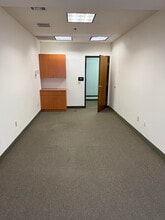 22939 Hawthorne Blvd, Torrance, CA à louer Photo intérieure- Image 2 de 4