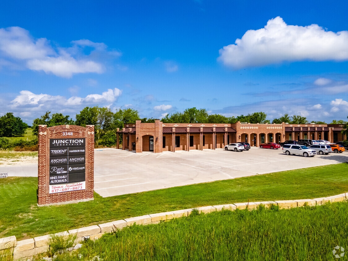3348 Peden Rd, Fort Worth, TX à louer Photo du bâtiment- Image 1 de 7