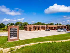 3348 Peden Rd, Fort Worth, TX à louer Photo du bâtiment- Image 1 de 7