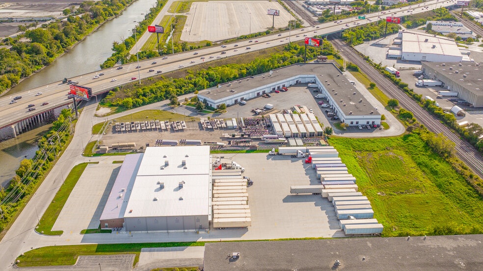 6800 S River Rd, Hodgkins, IL for lease - Building Photo - Image 1 of 1