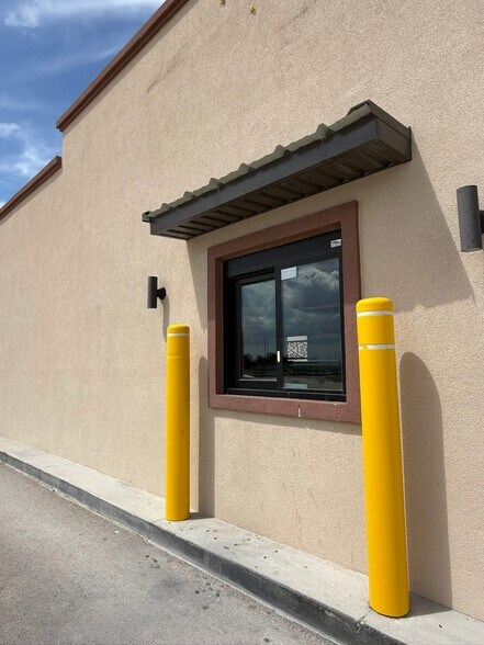 1259 W I-20 Hwy, Monahans, TX à louer - Photo du bâtiment - Image 3 de 25