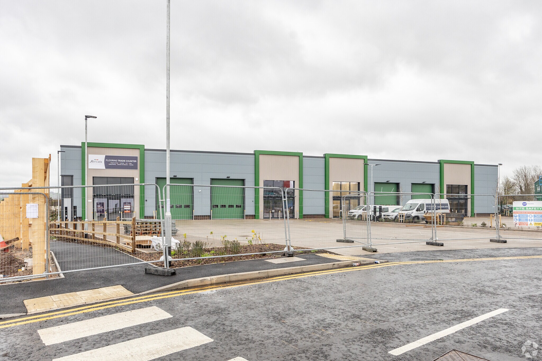 Aldermoor Way, Longwell Green à louer Photo principale- Image 1 de 3