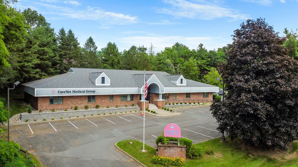 2 Chelsea Pl, Clifton Park, NY à vendre - Photo du bâtiment - Image 2 de 63