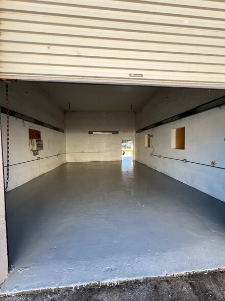 7809 Clark Moody Blvd, Port Richey, FL à vendre - Photo du bâtiment - Image 3 de 16