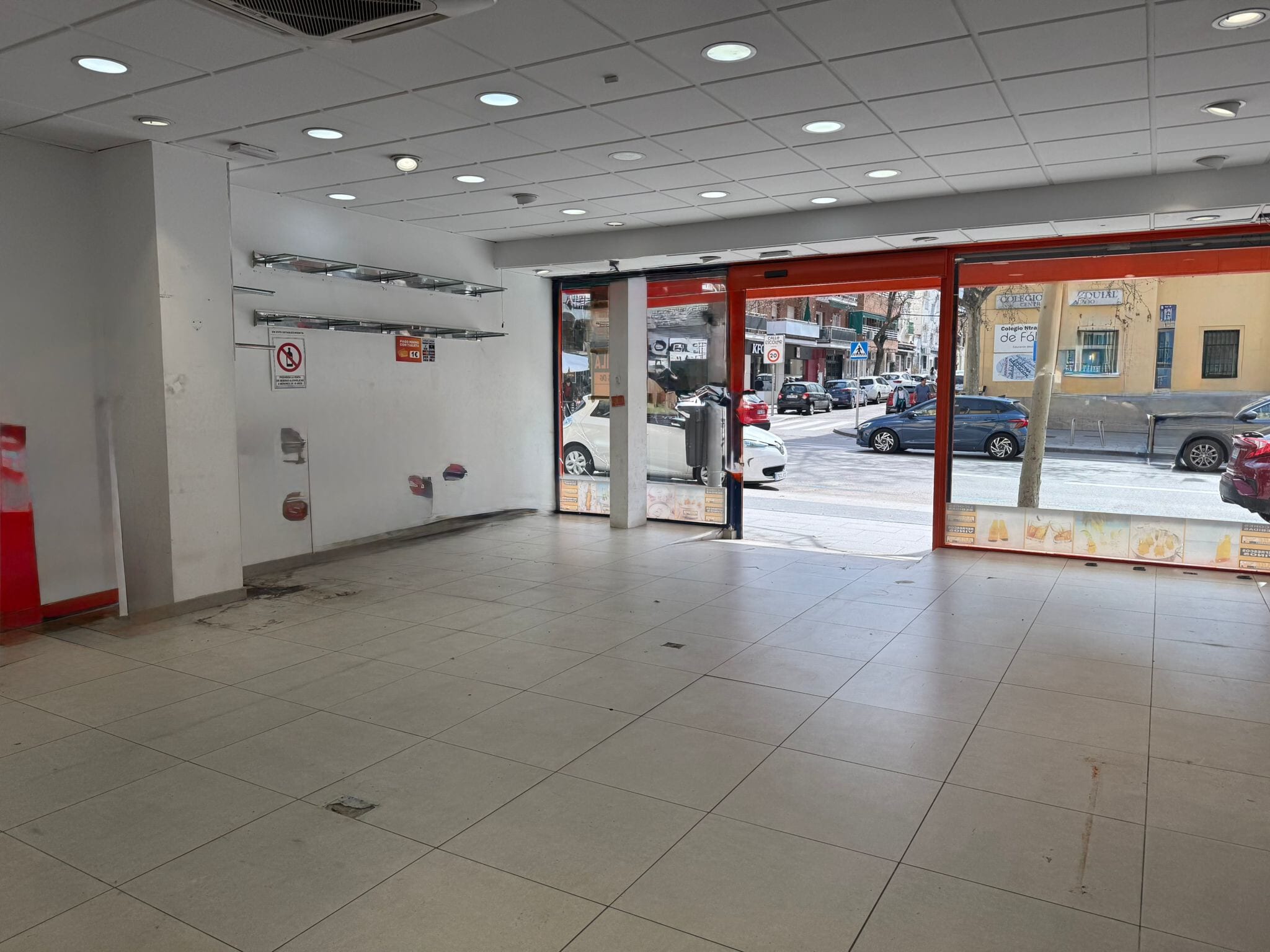 Retail in Madrid, Madrid for lease Primary Photo- Image 1 of 3
