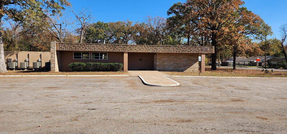 3787 NW Loop 286, Paris, TX à louer - Photo du bâtiment - Image 2 de 7