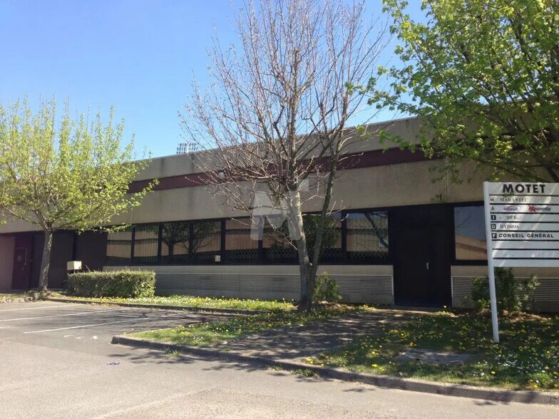 Bureau dans Bondoufle à louer - Photo du bâtiment - Image 2 de 6