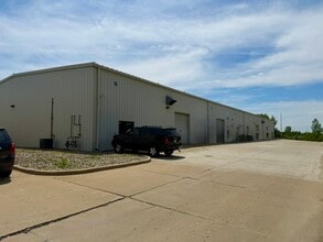 3 Quest Dr, Bloomington, IL à louer Photo intérieure- Image 2 de 9
