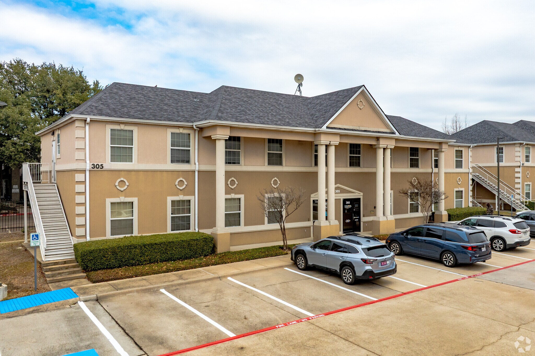 303 S Jupiter Rd, Allen, TX à louer Photo du bâtiment- Image 1 de 8