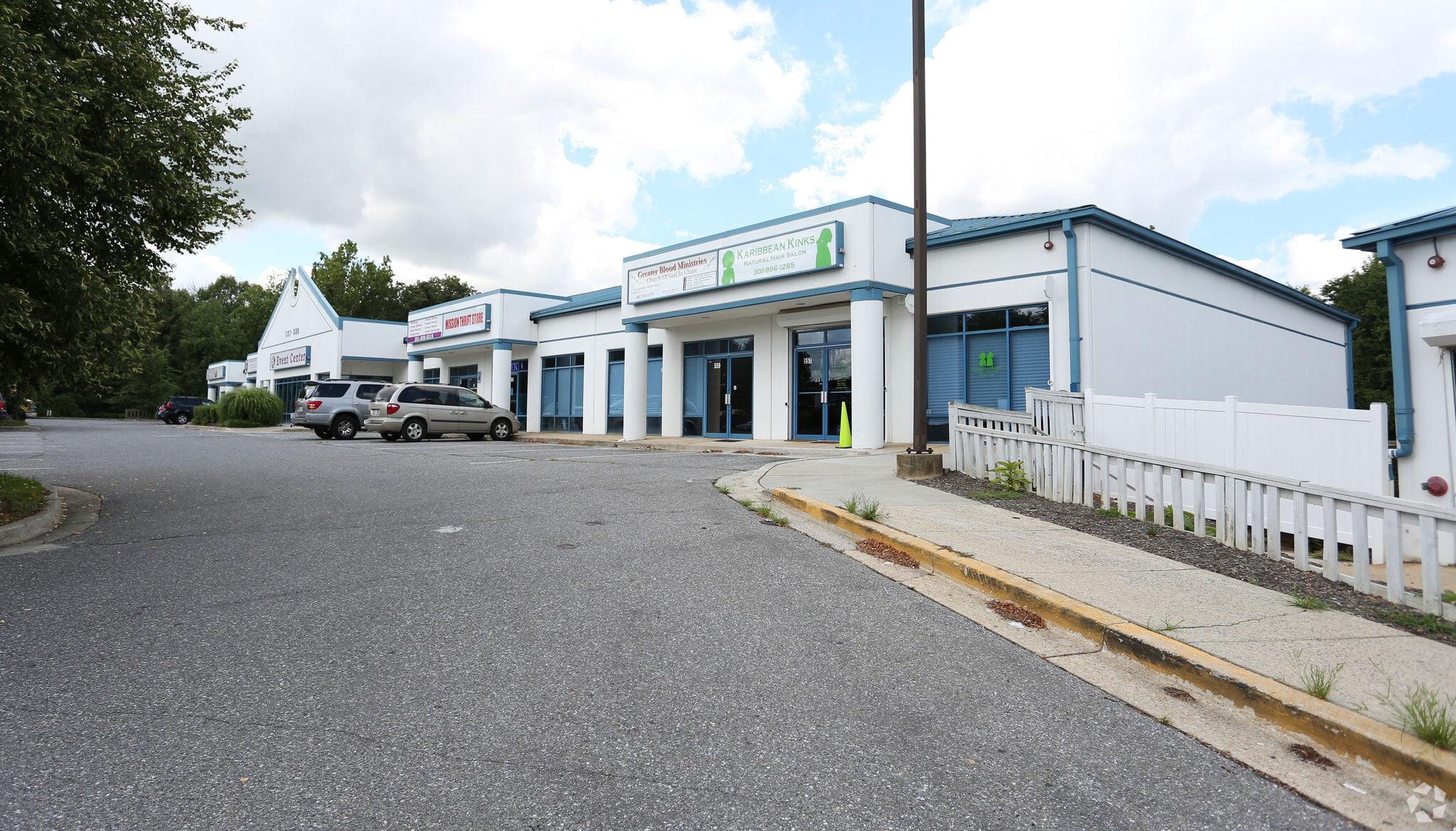 557-595 Ritchie Rd, Capitol Heights, MD for lease Primary Photo- Image 1 of 89