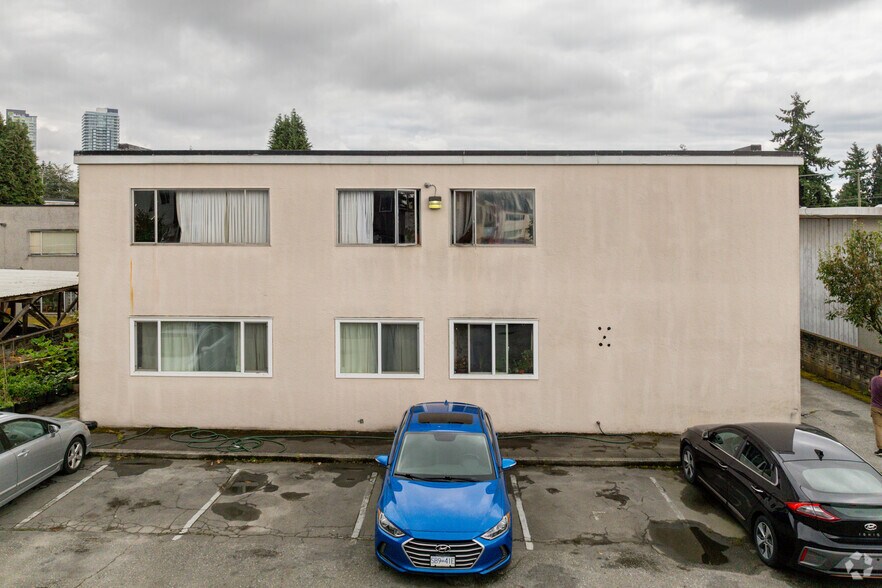 6735 Dow Av, Burnaby, BC à vendre - Photo du bâtiment - Image 2 de 3