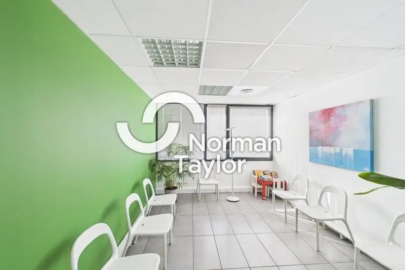 Office in Montpellier for sale - Building Photo - Image 3 of 11