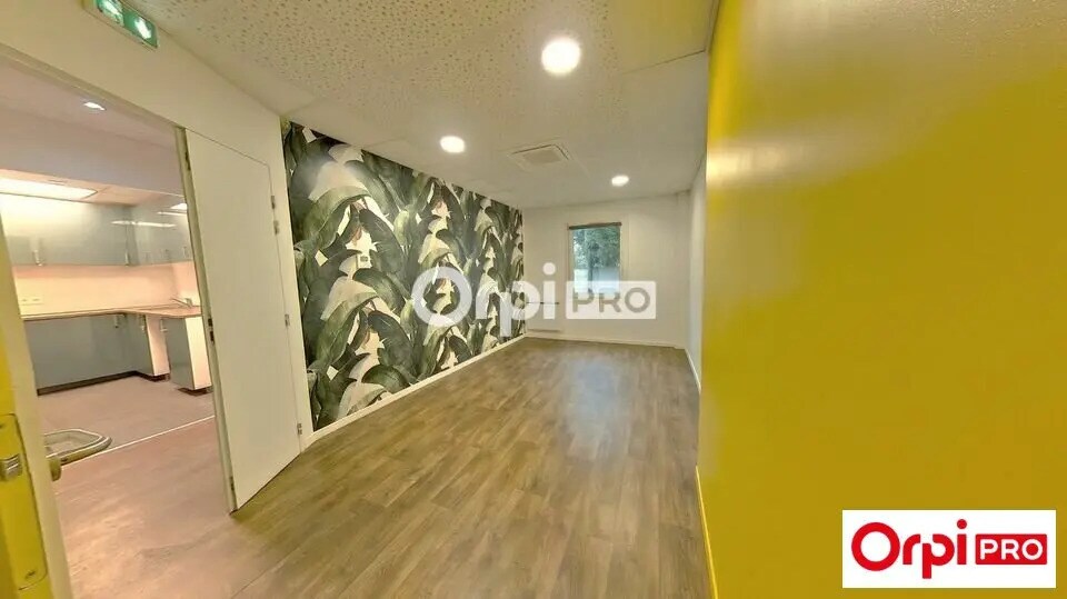 Office in Lille for sale Interior Photo- Image 1 of 8