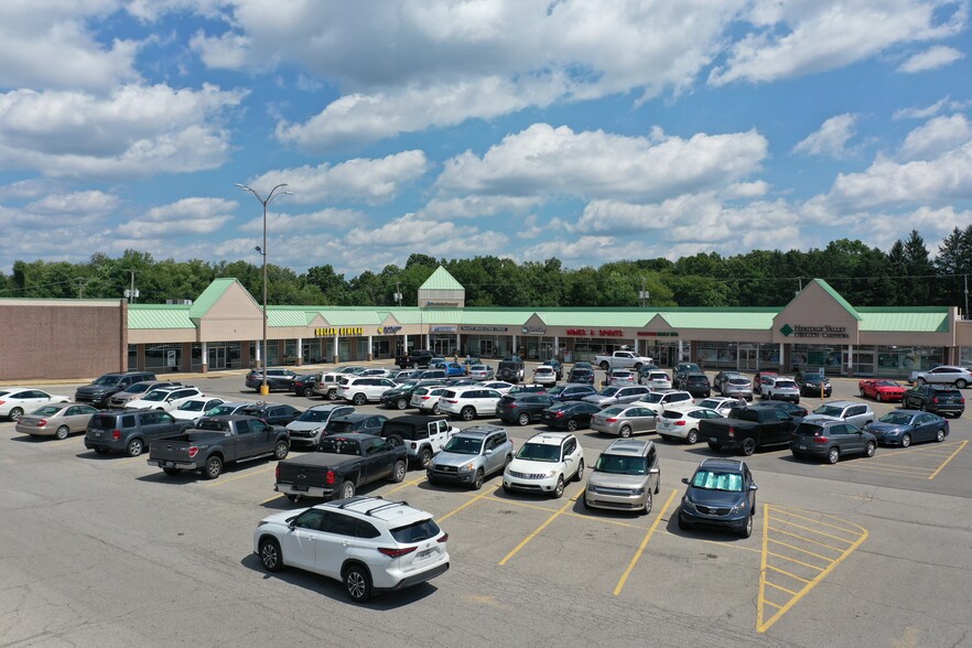 2546-2586 Constitution Blvd, Beaver Falls, PA for lease - Building Photo - Image 3 of 10