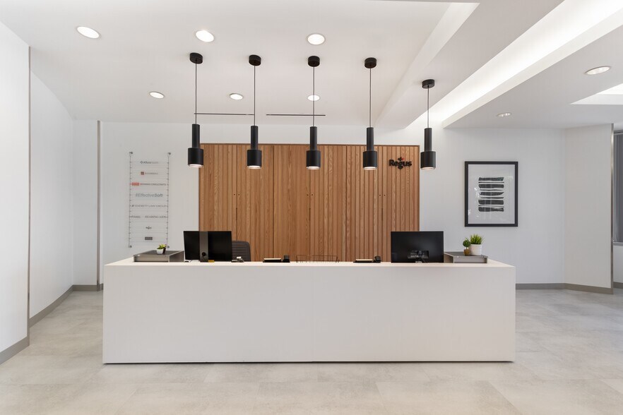 9920 Pacific Heights Blvd, San Diego, CA à louer - Photo intérieure - Image 2 de 6