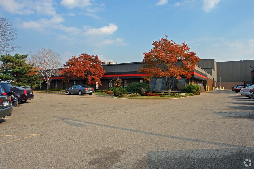 29880 Groesbeck Hwy, Roseville, MI for sale - Building Photo - Image 3 of 5